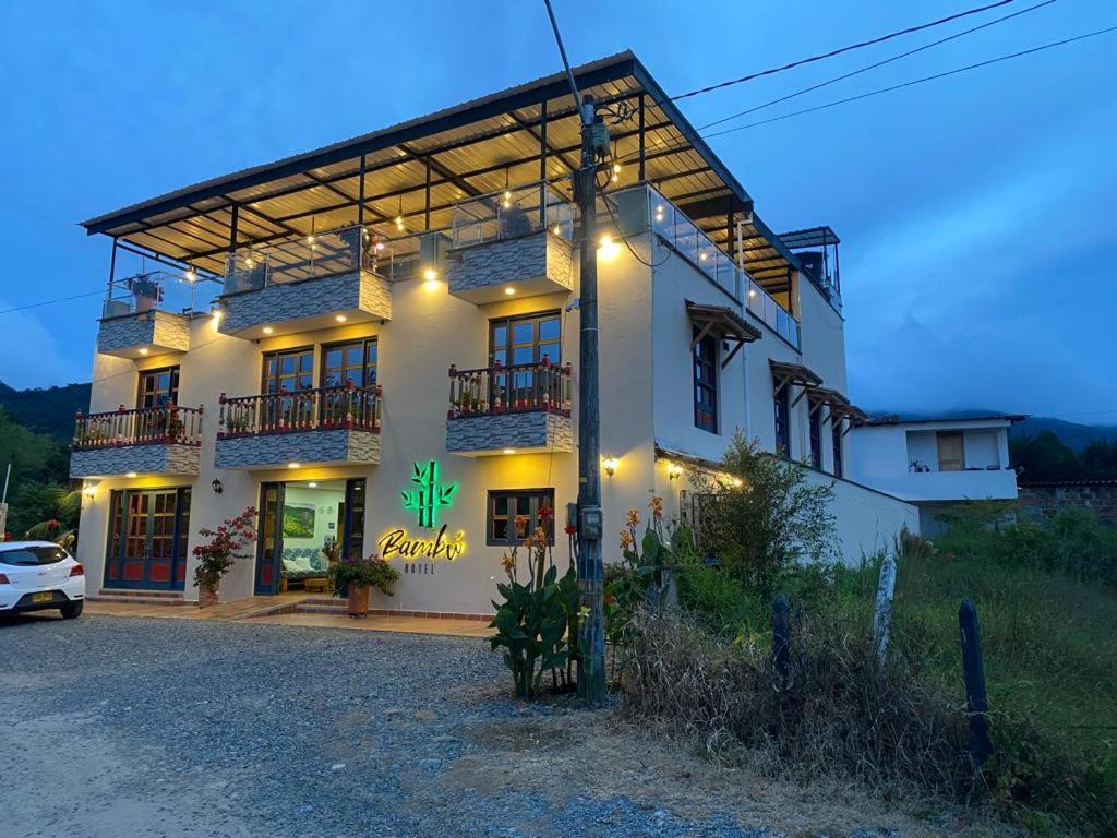 Ayenda Hotel Bambu Guatape Exterior photo